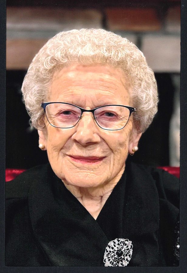 Topp, Phyllis Front crop