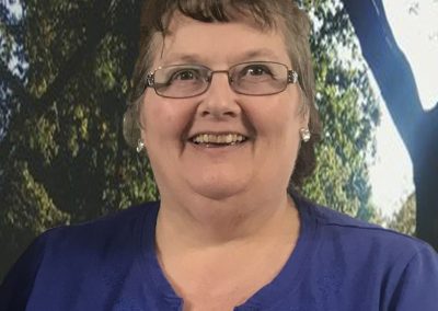 Hovdenes, Connie